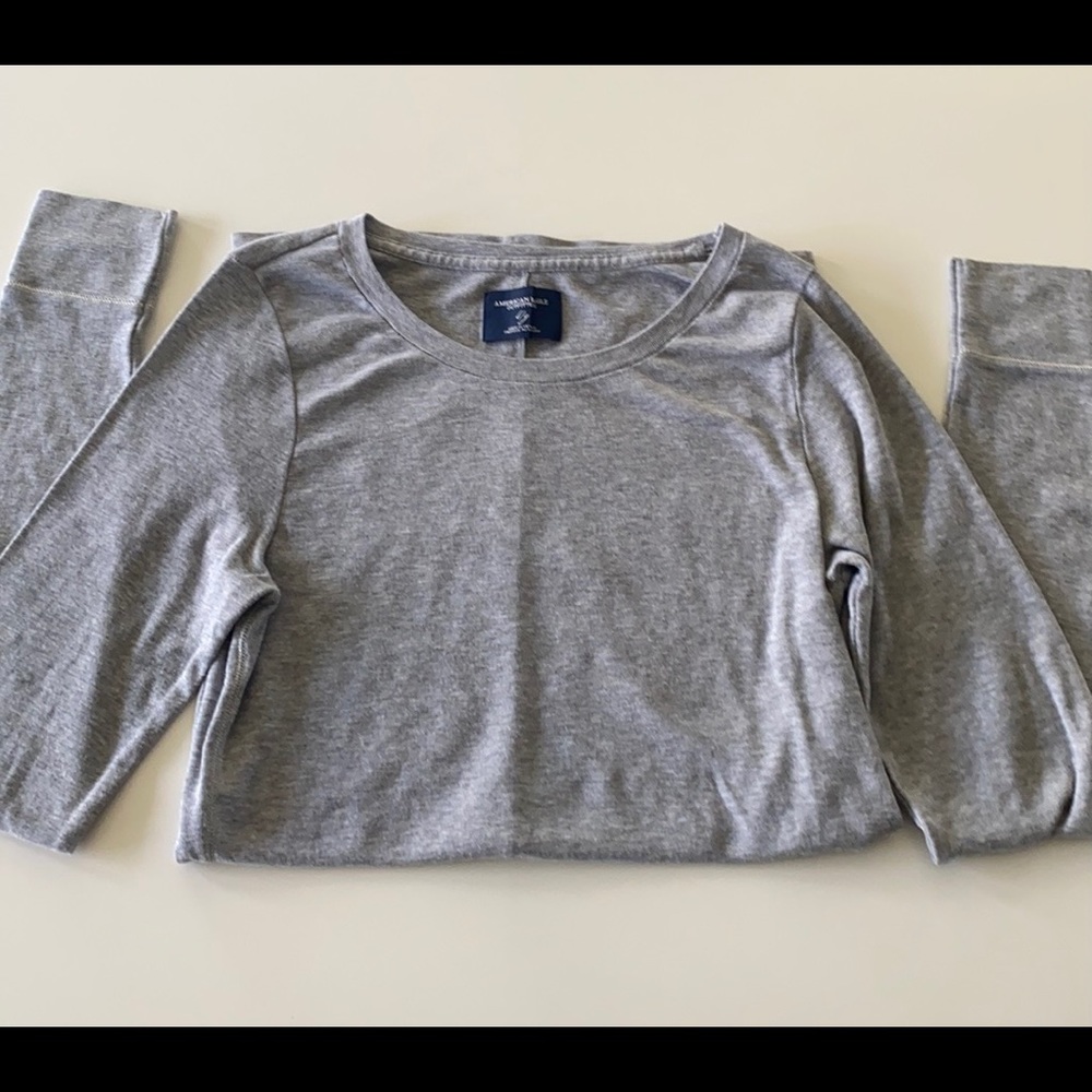 American Eagle Women’s Long Sleeved Gray T-Shirt-Gently used